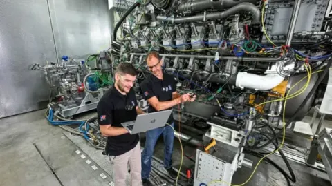 Rolls-Royce successfully tests first pure methanol marine engine